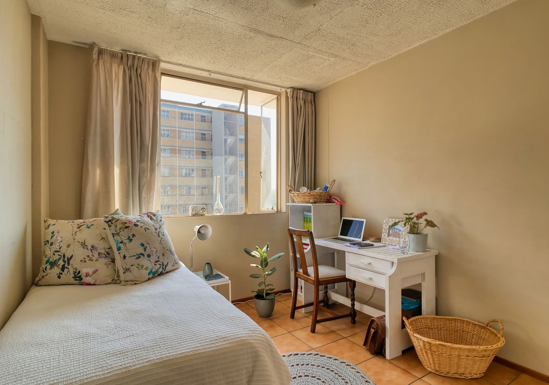 Double Room, Private Bath